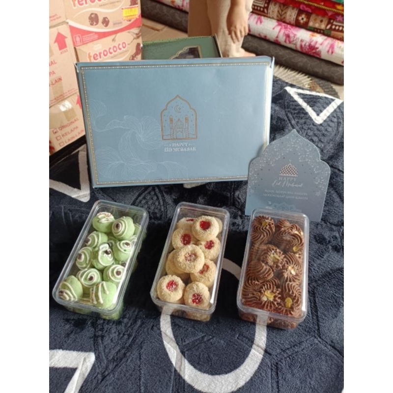 

PARCEL 3 KUE KERING + BOX EID MUBARAK