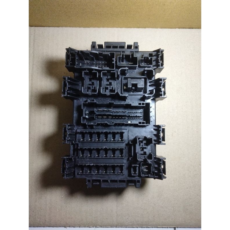 Box Sekring / Fuse Box Mobil Suzuki Karimun wagon Original