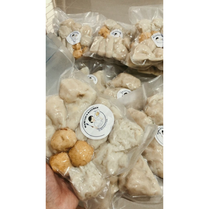 

Pempek Mami Lie Kitchen