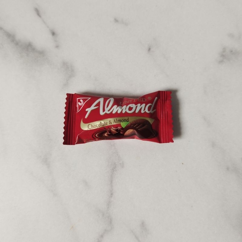 

united chocolate almond