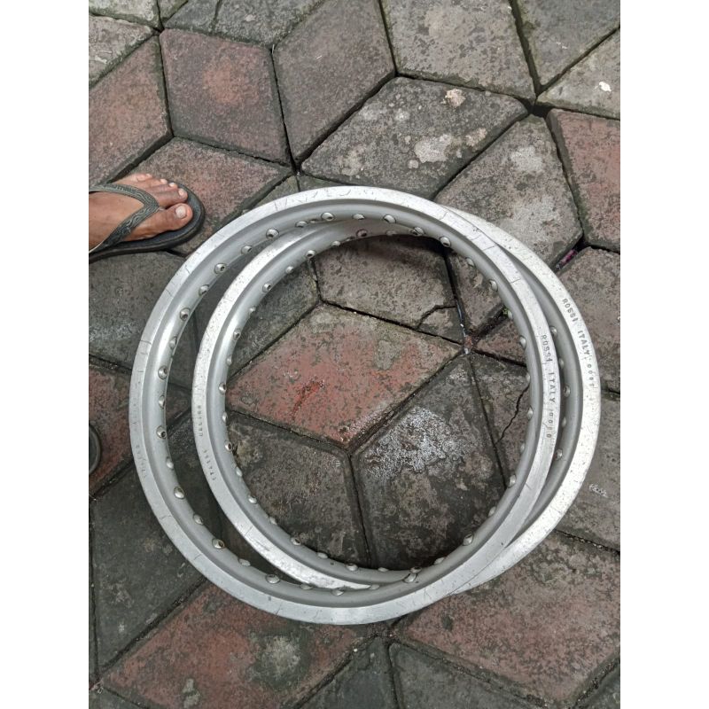 velg Rossi italy lawas ring 17 ukuran 185 dan 215