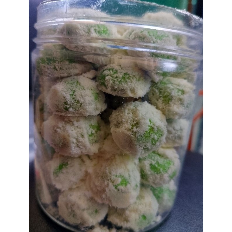 

Kue Putri salju pandan keju