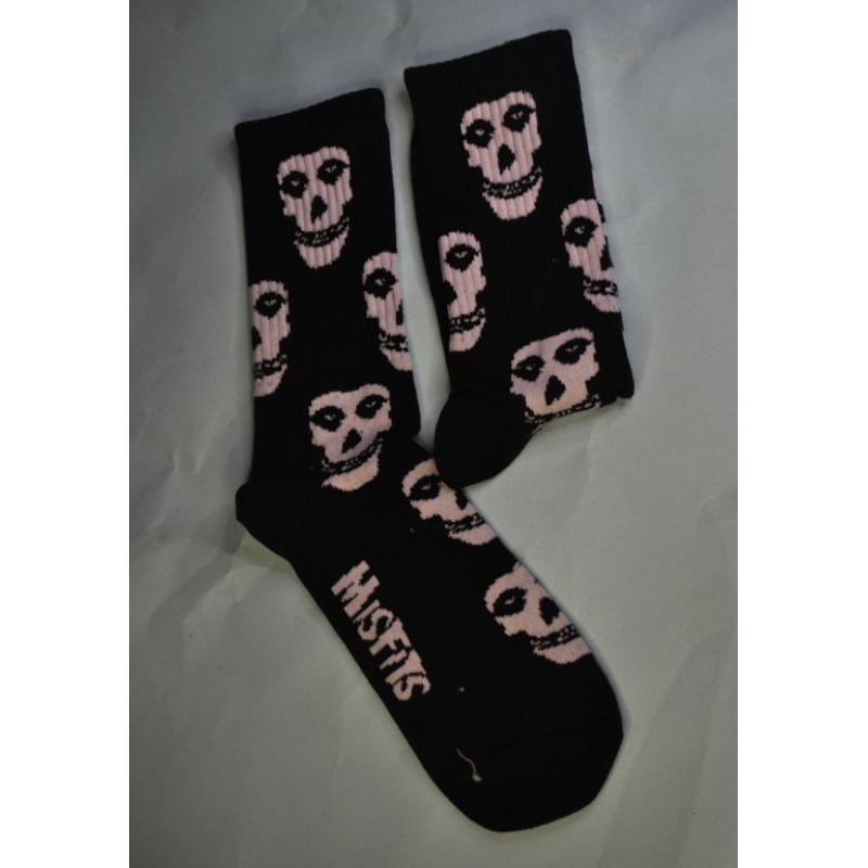 Kaos Kaki Motif Misfits
