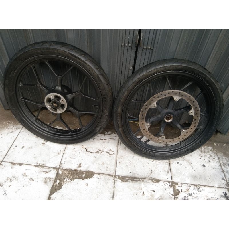 Veleg Honda Sonic 150 set ban depan belakang copotan asli mulus
