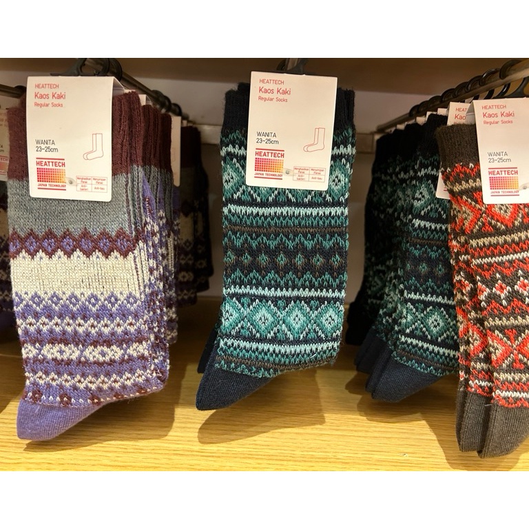 KODE I26J UNIQLO Socks kaos kaki Heattech
