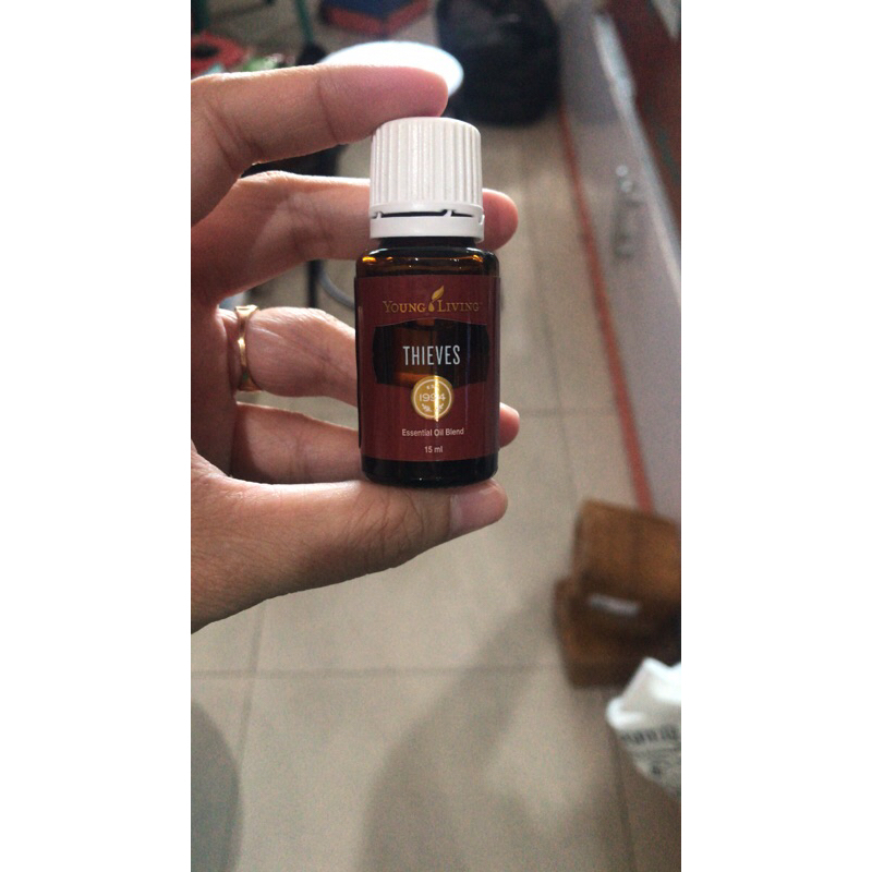 THIEVES OIL SIZE 15 ML ORIGINAL ESSENTIAL OILS YOUNG LIVING