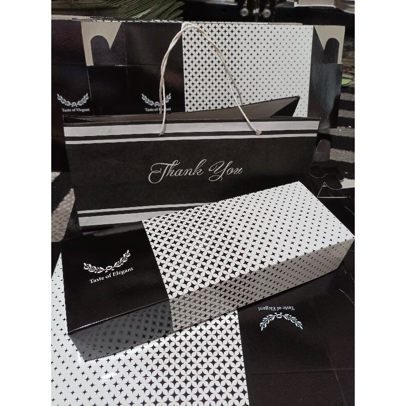 

Bundling 5pcs box + 5pcs paperbag