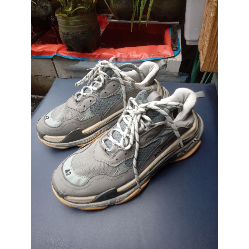 sneaker second branded sz 42