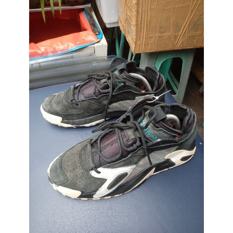 sneaker second branded