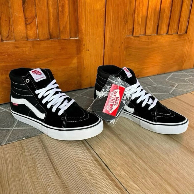 V Sk 8 High Pro Black White + Free Extra Laces Original