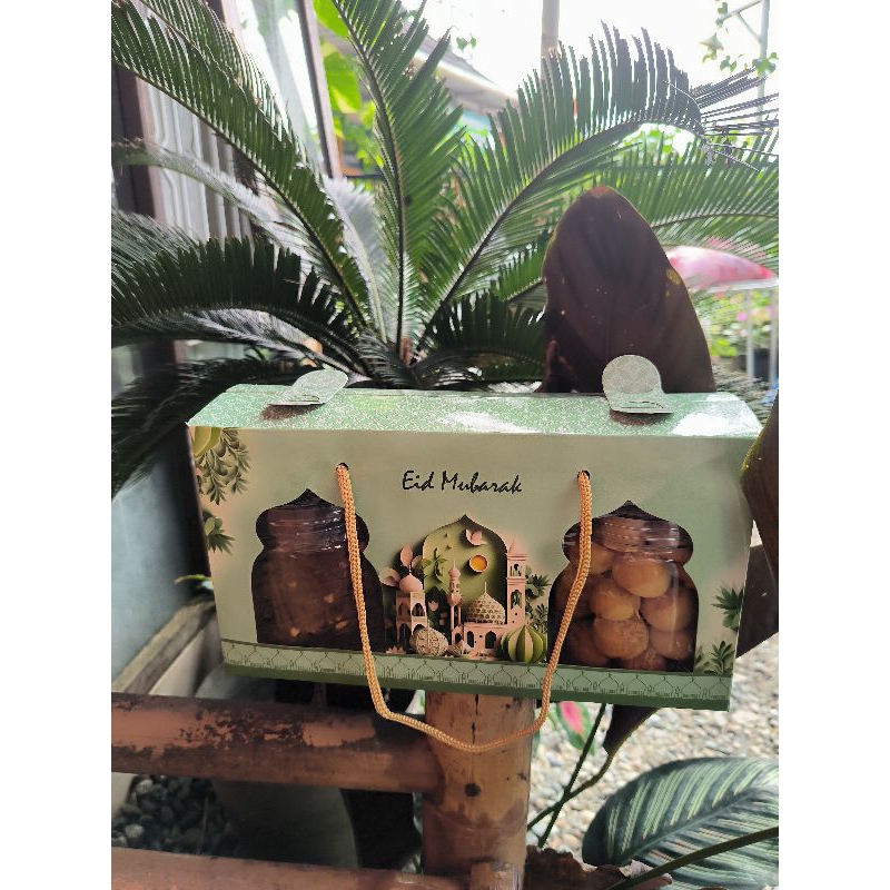

hampers lebaran iisi 3 toples 600 ml