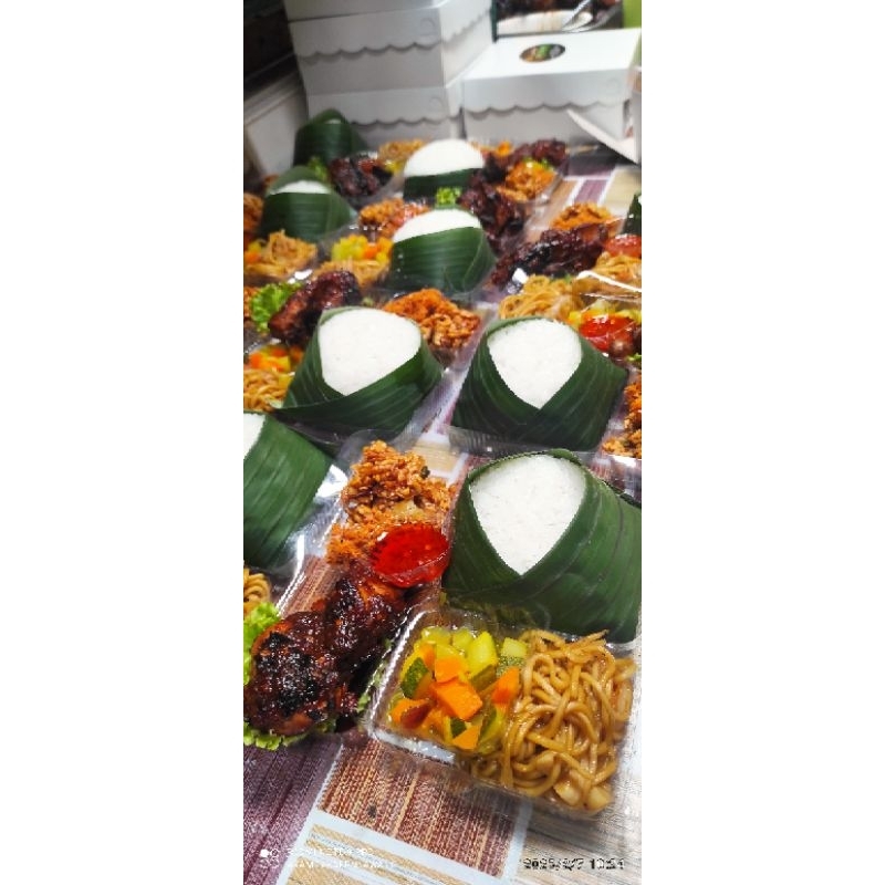 

Nasi Kotak rames ayam bakar