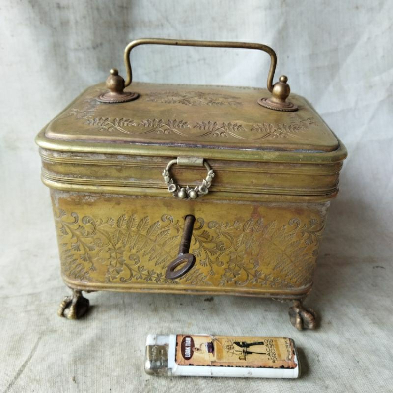 Pajangan Vintage Kotak Kinangan Kuningan Lockwood Bros Sheffield England