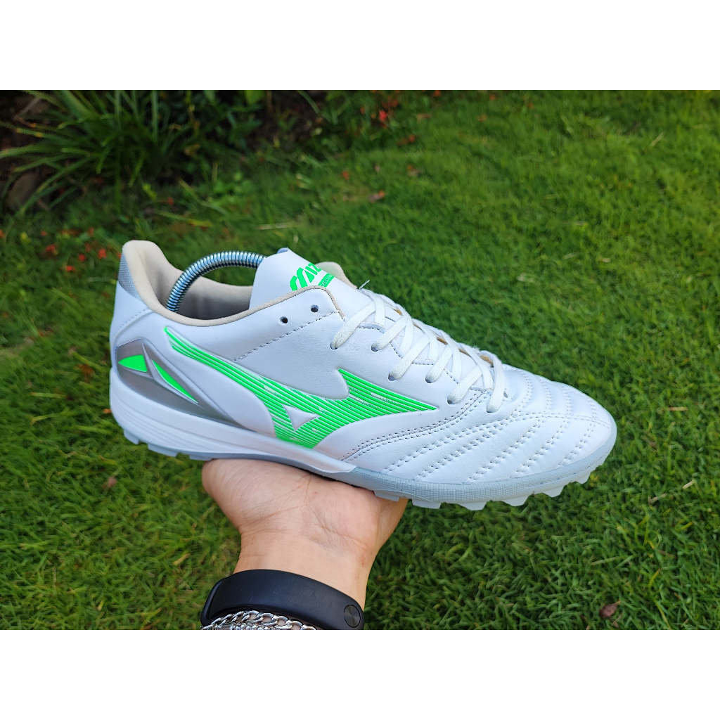 Sepatu Futsal Mizuno Morelia Sala Turf gerigi - White Neon Green Cool Gray