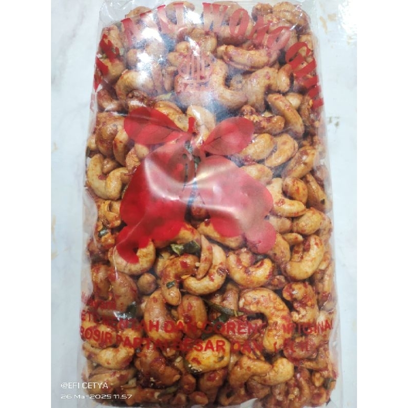 

KACANG METE PEDAS MANIS KACANG METE GORENG ASLI WONOGIRI