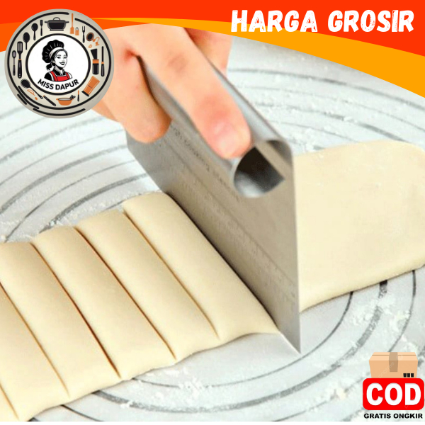 MS SCERAPPER DILENGKAPI DENGAN PENGUKURAN DAN MUDAH UNTUK MEMOTONG ADONAN KUE/BAHAN STAINLESS
