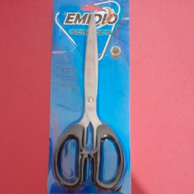 

Gunting Emidio besar