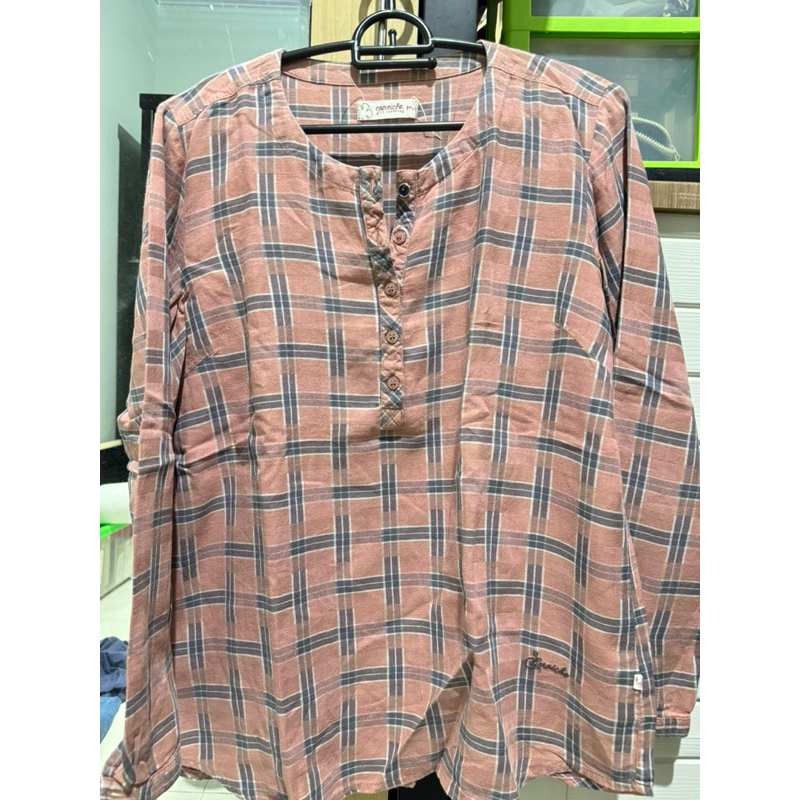 preloved kemeja corniche