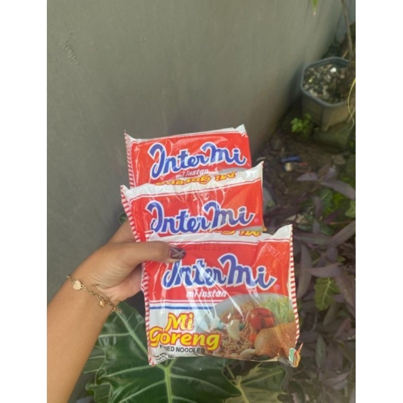 

intermie goreng (1dus isi 40 bungkus)