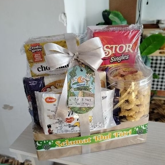 

Parsel Lebaran isi Snack dan Kue Kering