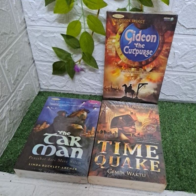 NOVEL THE GIDEON TRILOGY - THE GIDEON THE CUTPURSE / THE TAR MAN / THE TIME QUAKE BY LINDA BUCKLEY A