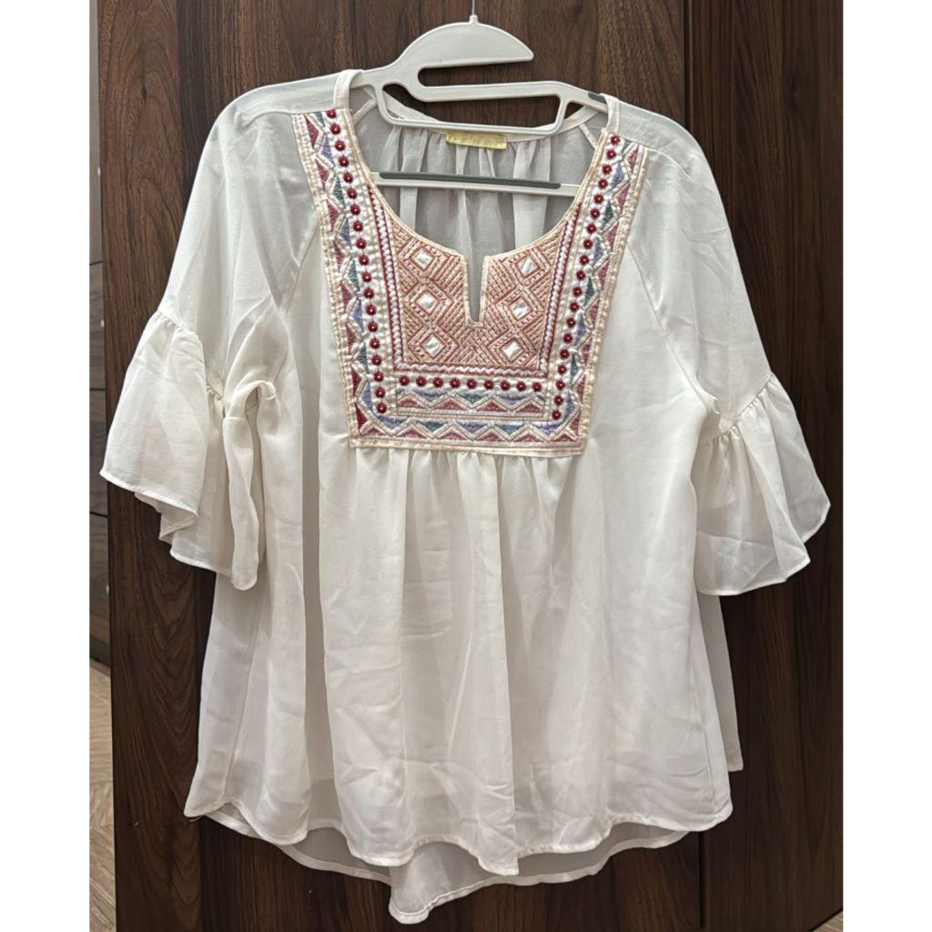 PRELOVED BOHEMIAN TOP WHITE / ATASAN PUTIH BLOUSE / Blus Putih Bordir Lengan Panjang