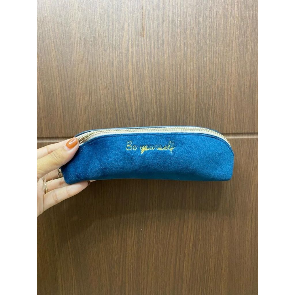 

STRADIVARIUS PENCIL CASE