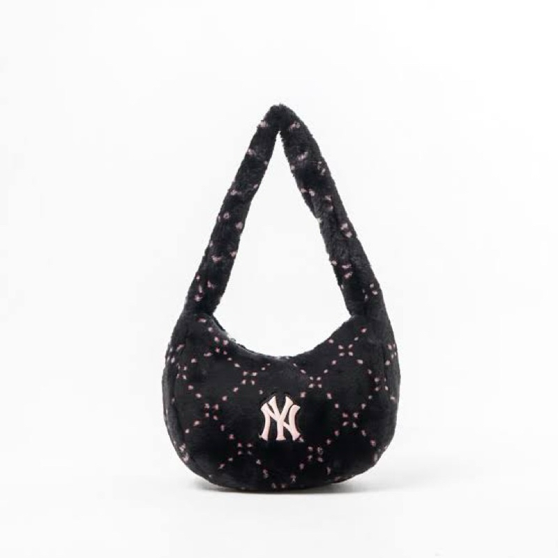 Preloved Tas MLB NY MONOGRAM PINK BLACK FUR HOBO BAG 100% ORIGINAL