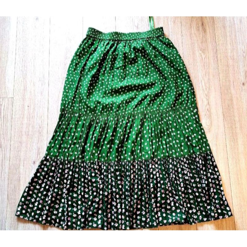 Ready rok Uniqlo Paul Joe Hijau