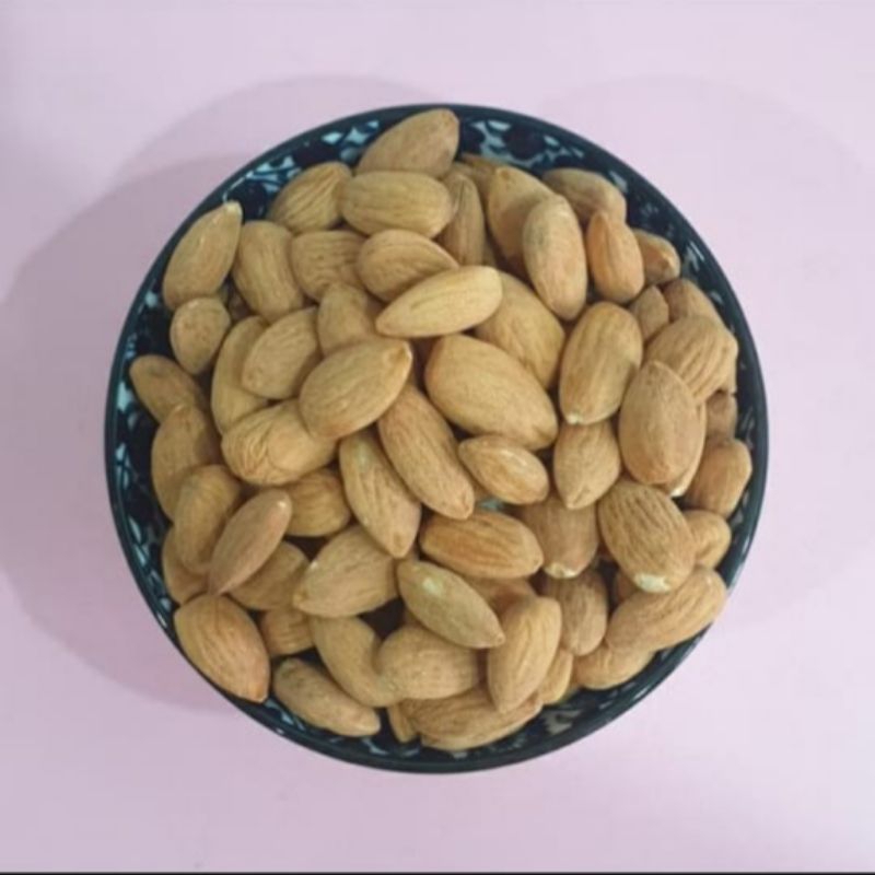 

Kacang Almond Panggang / Roasted Almond Nuts