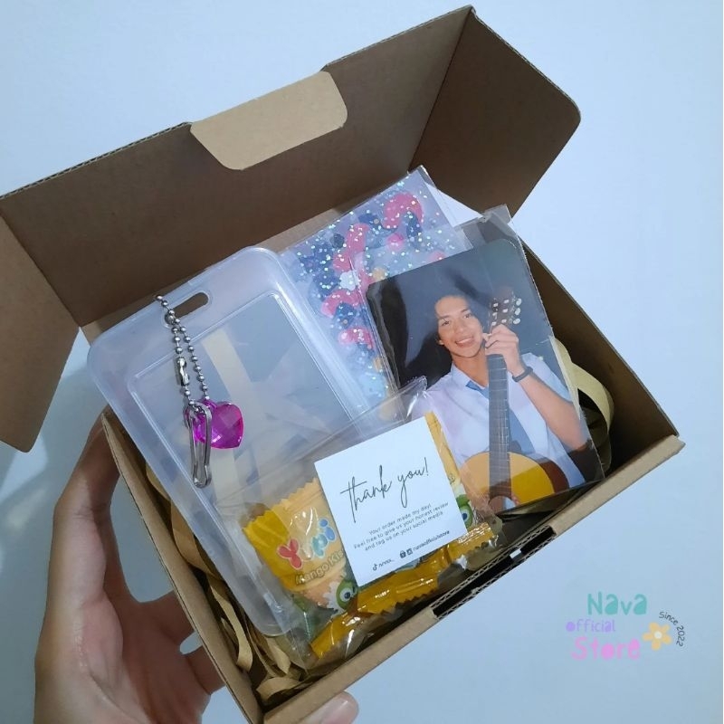

Paket Card Holder Deco Asmara Gen Z (warna & pc random)