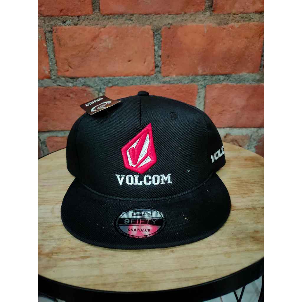 Topi Snapback Distro Bordir Tebal Logo VOLCOM – Pria & Wanita, Adjustable