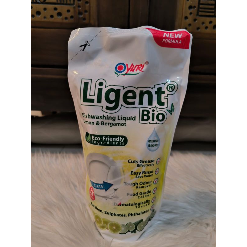 Yuri Ligent Sabun Cuci Piring 600ml