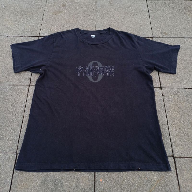 Kaos Anime Official Jujutsu Kaisen 0 x Uniqlo