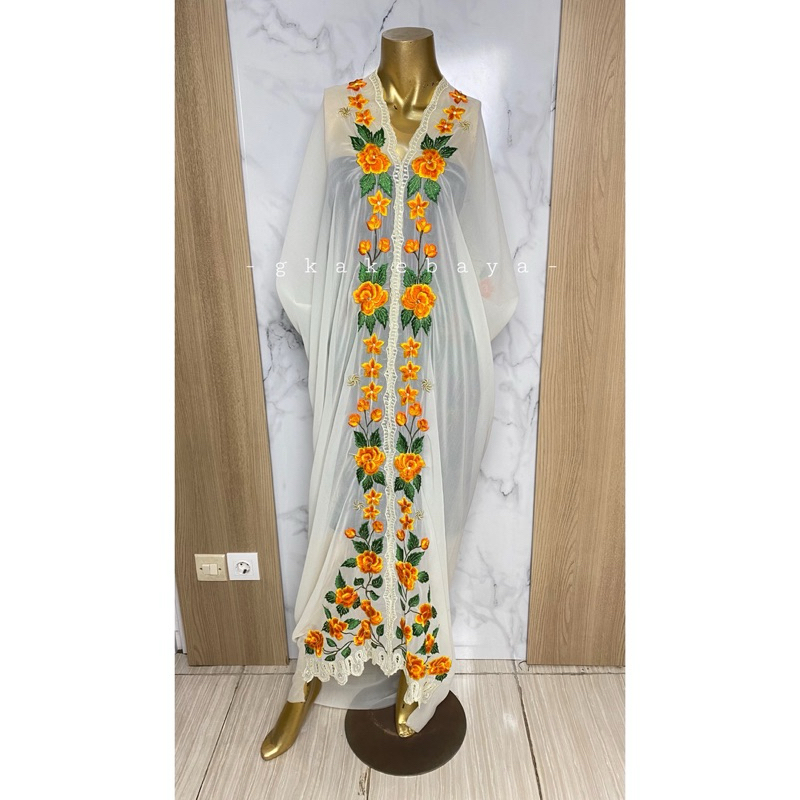 KEBAYA PANJANG BUNGA PUTIH / KAIN KEBAYA / KEBAYA BALI