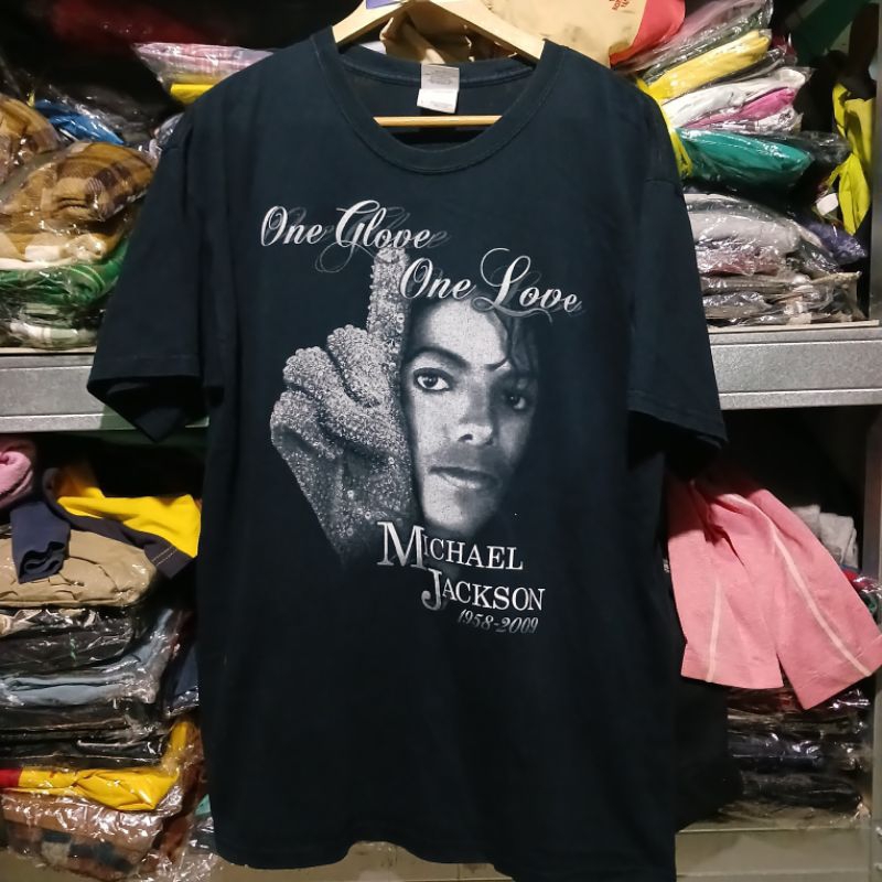 kaos Michael Jackson one glove one love second