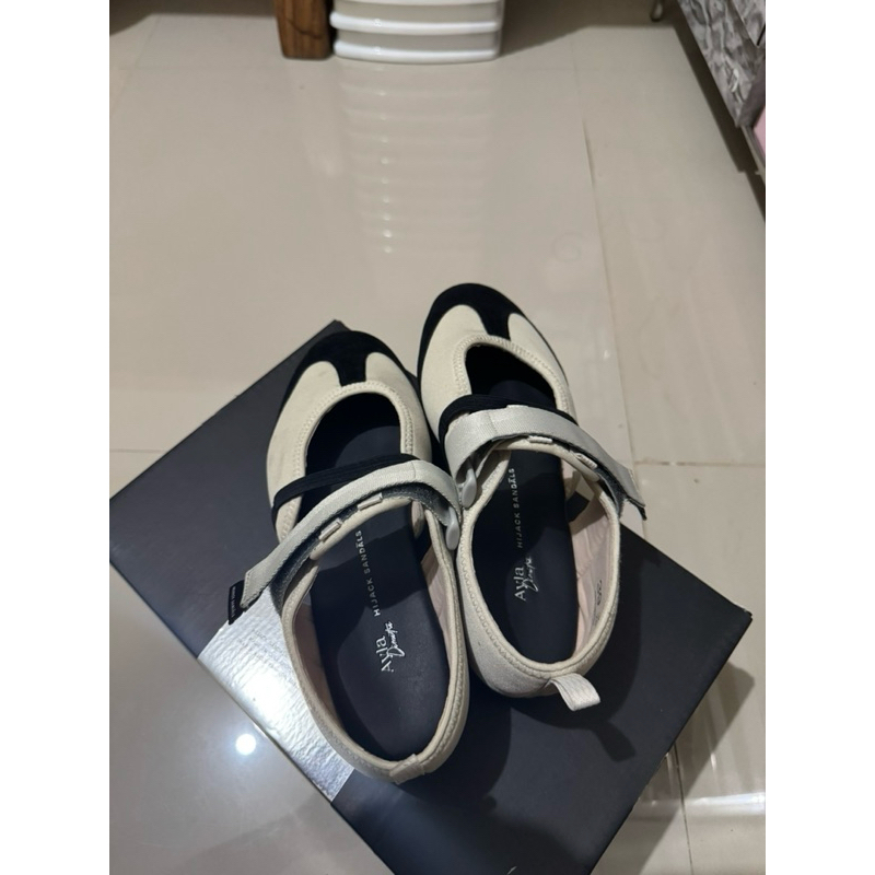 Twyla Sputnik Hijack Size 39