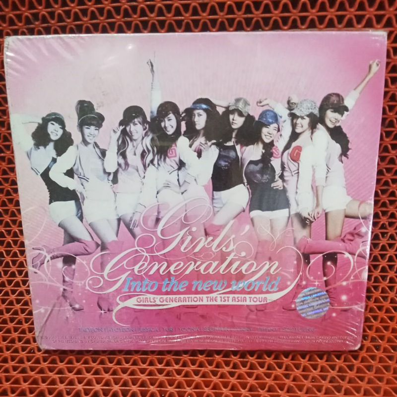 CD GIRLS GENERATION into the new world 100% ORIGINAL 2 CD.