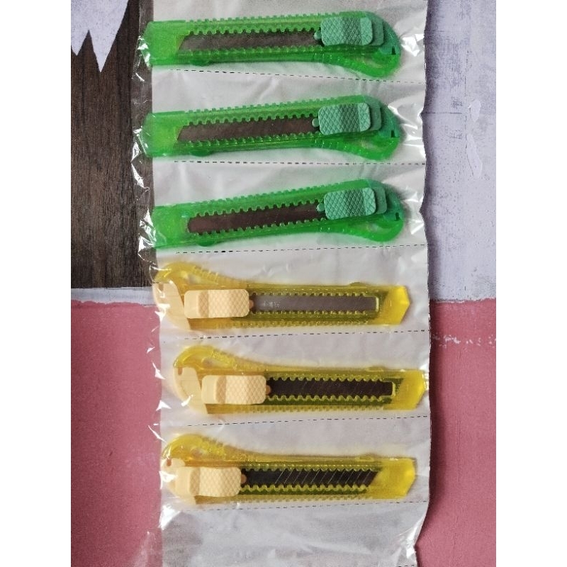 

cutter biasa tanpa merk