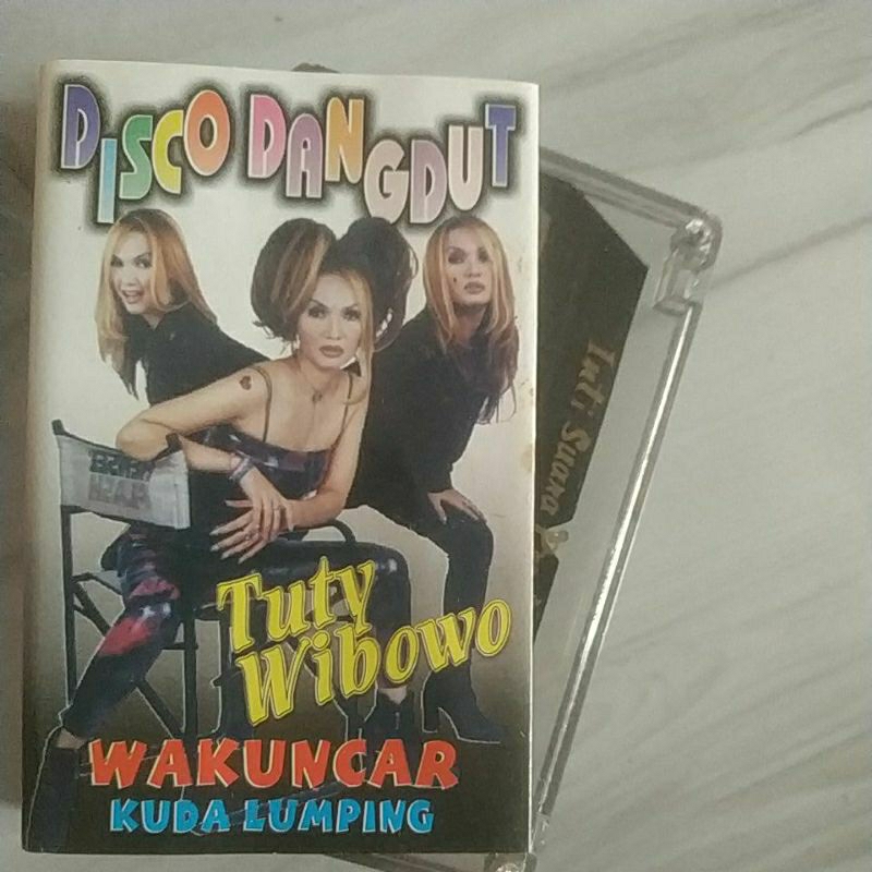Audio kaset pita Original Tuty Wibowo Album Wakuncar