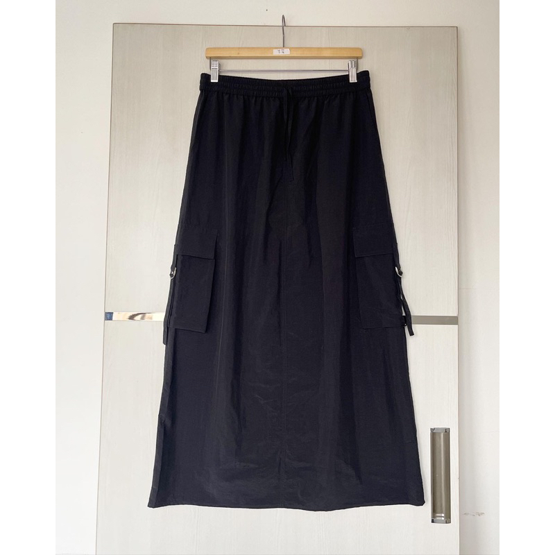new sample saba straight cargo skirt black