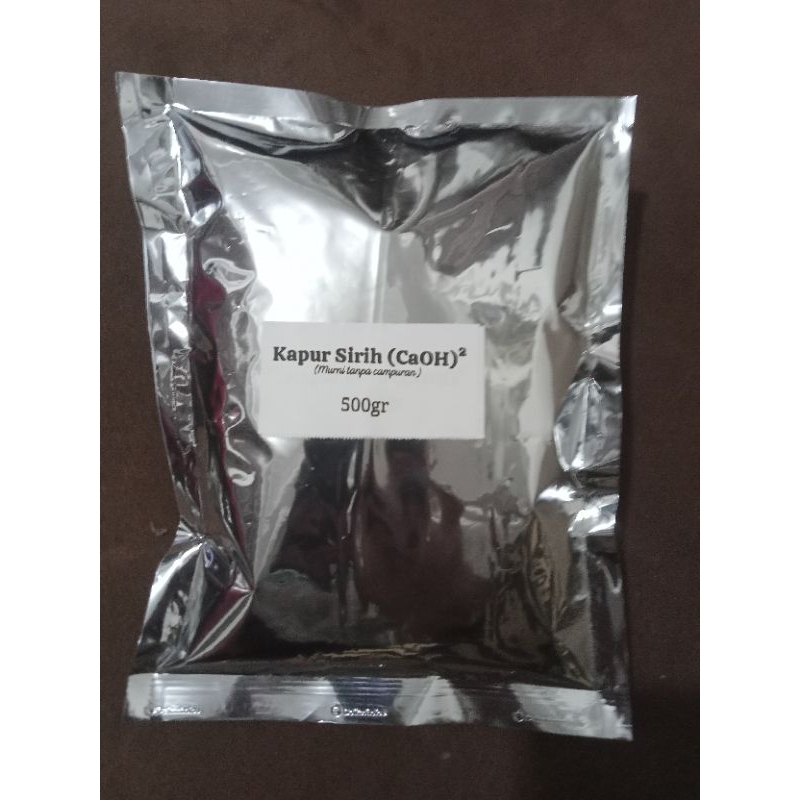 

Kapur Sirih Kemasan Food Grade Ca(OH)² Murni 1kg
