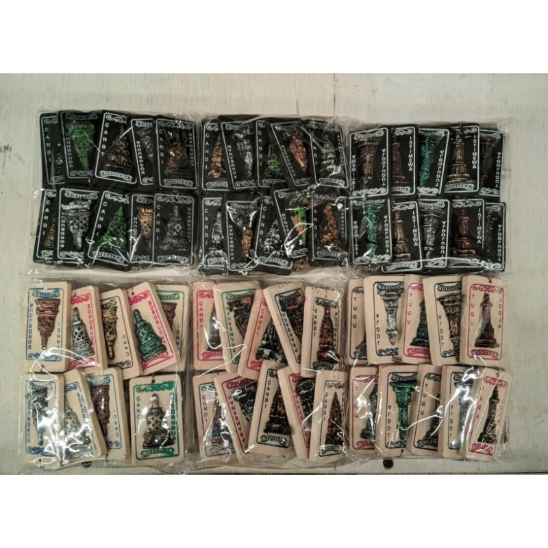 10 pcs Gantungan Kunci Tugu/Candi Prambanan/Candi Borobudur Khas Jogja
