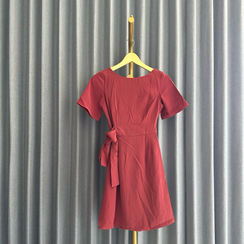 𝙋𝙍𝙀𝙇𝙊𝙑𝙀𝘿 Love Bonito LB Carmella Belted Red Maroon V-Neck Wrap Short Sleeve Mini Dress Pita Fashion 