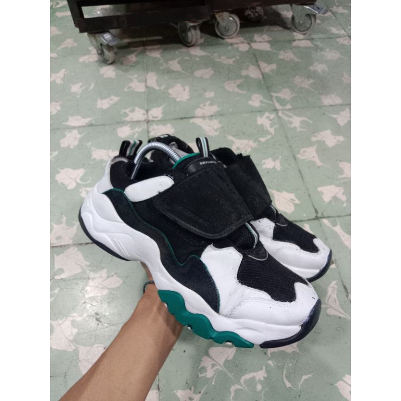 Skechers D, lites3 Pria(43)