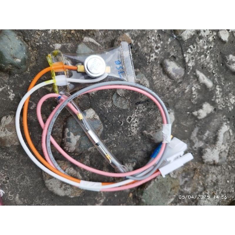 Defros kulkas toshiba 2pintu