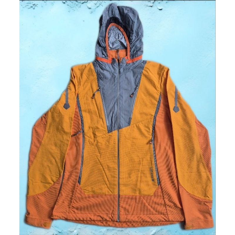 Jaket Running Windbreaker Bagus PreLoved Lafuma