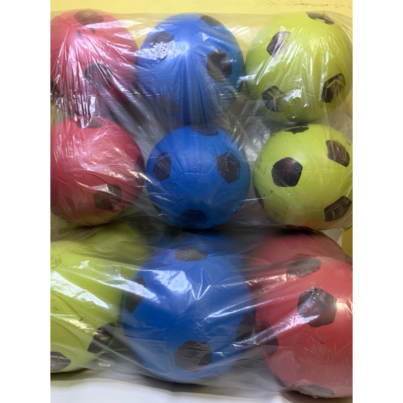 Bola Plastik Warna-Warni