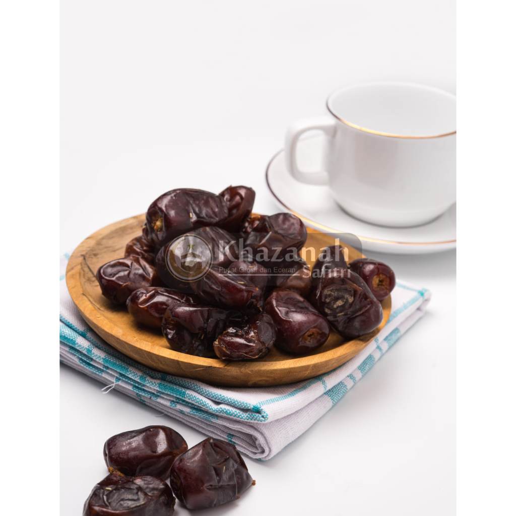 

Kurma Iran / Kurma Bam / Kurma Anggur perDus 650gr – Lembut, Manis & Kaya Nutrisi