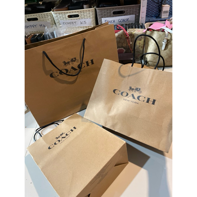 

Paperbag Coach Original USA bukan dari percetakan indo